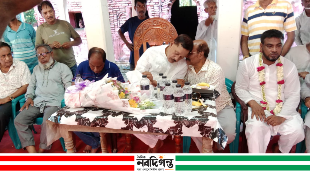 কটিয়াদীতে গোপীনাথ জিউ মন্দিরে এমপি জালাল