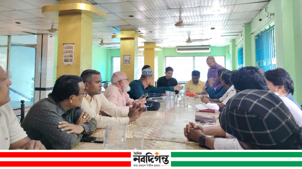 সাংবাদিক নির্যাতন প্রতিরোধ কমিটির দায়িত্বশীলদের কর্মপরিকল্পনা ও মতবিনিময় সভা কুমিল্লায় সাংবাদিক নির্যাতন প্রতিরোধ কমিটির কর্মপরিকল্পনা ও মতবিনিময় সভা