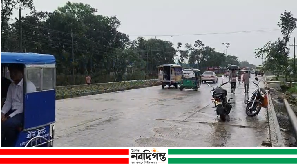সুনামগঞ্জে মুষলধারে বৃষ্টিপাত: হু হু করে বাড়ছে নদ-নদীর পানি,নীচু এলাকার মানুষদের সতর্কতা প্রদান