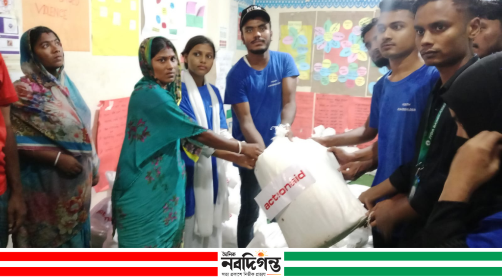 টেকনাফে আকস্মিক বন্যায় ৩৮০ পরিবার ক্ষতিগ্রস্তদের জন্য জরুরি সহায়তা শুরু