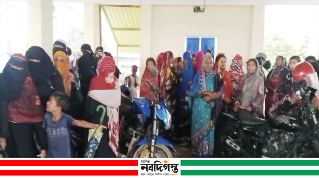 হ্নীলায় পানিবন্দি মানুষের পাশে কোস্ট ফাউন্ডেশন, খাদ্যসামগ্রী বিতরণ