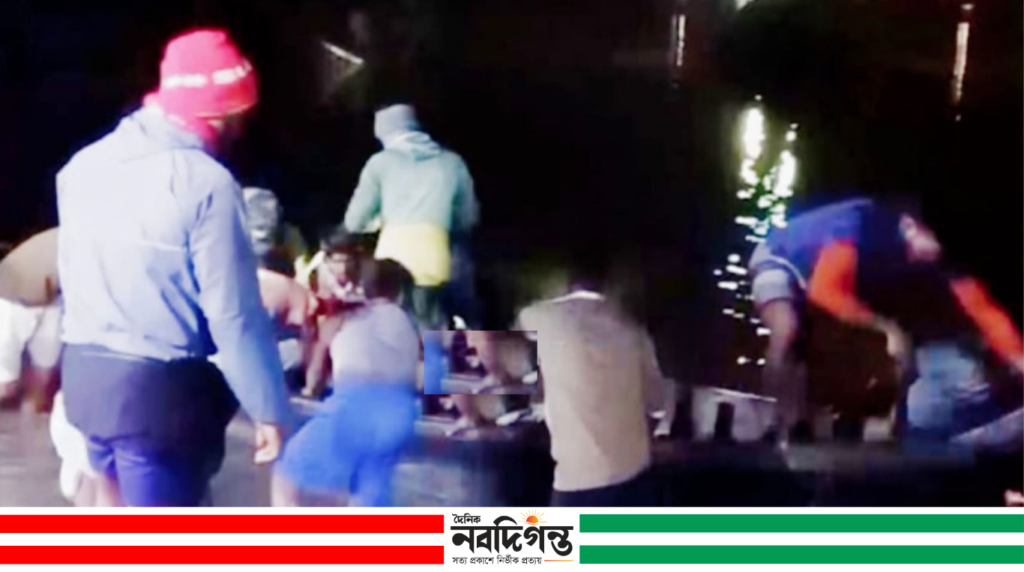 কুতুবদিয়ায় ট্রলারডুবি: ৫ জেলের মরদেহ উদ্ধার, জীবিত ফিরলেন ৭