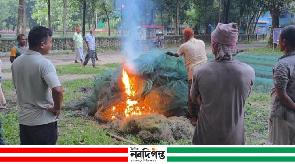 ঠাকুরগাঁওয়ের সালান্দর বিলে অভিযানে নিষিদ্ধ জাল জব্দ, ধ্বংস
