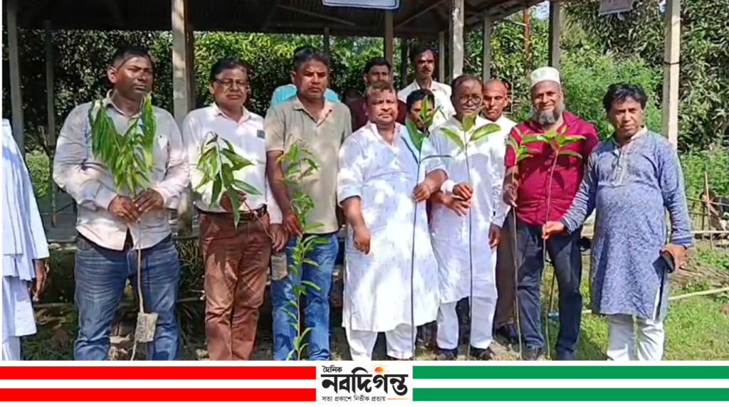 আনন্দ টিভির নির্বাহী ব্যবস্থাপকের জন্মদিনে কেন্দ্রীয় সাধু সংঘে বৃক্ষরোপণ কর্মসূচি আনন্দ টিভির নির্বাহী ব্যবস্থাপকের জন্মদিনে কেন্দ্রীয় সাধু সংঘে বৃক্ষরোপণ কর্মসূচি