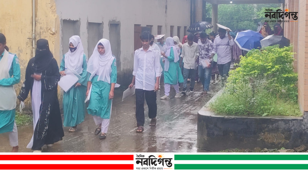 বাবার দাফন শেষে রাতে এটিএম বুথে ডিউটি, সকালে এইচএসসি পরীক্ষায় বসল ইকন বাবার দাফন শেষে রাতে এটিএম বুথে ডিউটি, সকালে এইচএসসি পরীক্ষায় বসল ইকন