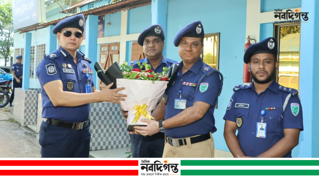 মাধবপুর থানা পরিদর্শনে সিলেট রেঞ্জের ডিআইজি, উন্নত পুলিশি সেবার নির্দেশনা