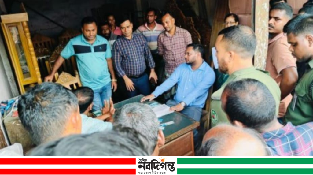 বকেয়া ট্রেড লাইসেন্স ফি আদায়ে পৌরসভার অভিযান