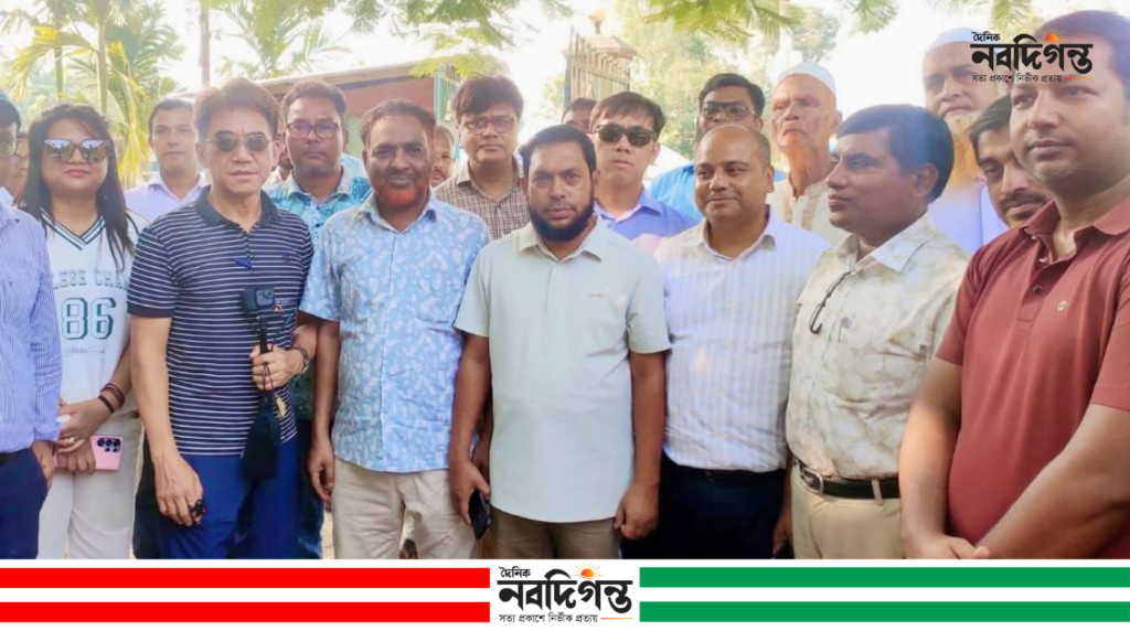 ঠাকুরগাঁওয়ে গড়েয়া-শুখানপুকুরী সড়ক প্রশস্তকরণের সম্ভাব্য স্থান পরিদর্শন