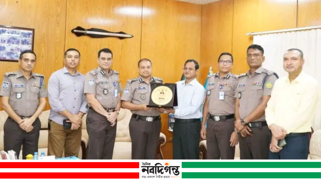 কেএমপিতে সহকারী পুলিশ কমিশনার শেখ মো. আব্দুর রাজ্জাককে বিদায় সংবর্ধনা