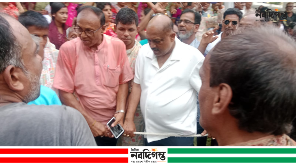 সরারচর দুর্গা বাড়ি উদ্যোগে বিকাল ৪ ঘটিকায় রথযাত্রা উৎসব অনুষ্ঠিত হয়েছে