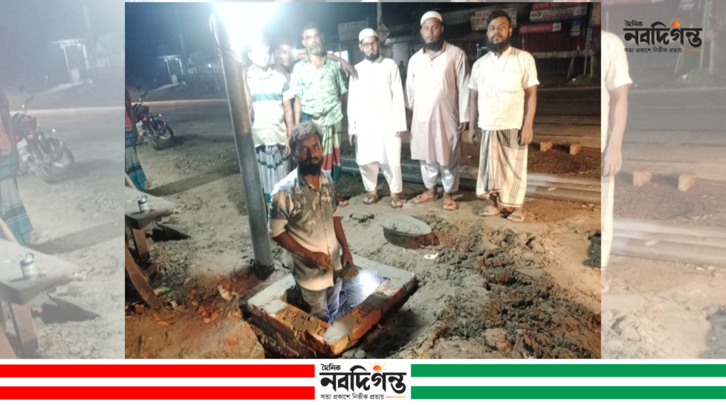আচমিতায় জলাবদ্ধতা নিরসনে নিজ অর্থায়নে ১৬০ ফুট ড্রেন নির্মাণ