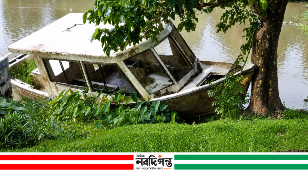 আড়াই কোটি টাকার চারটি নৌ-অ্যাম্বুলেন্স ব্যবহারহীন, হাওরে এখনও ত্রাণ সালোয়ারে
