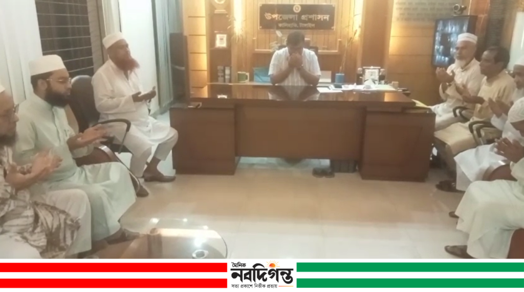 প্রমোশনজনিত বদলিতে কালিহাতীর ইউএনওকে বিদায় সংবর্ধনা