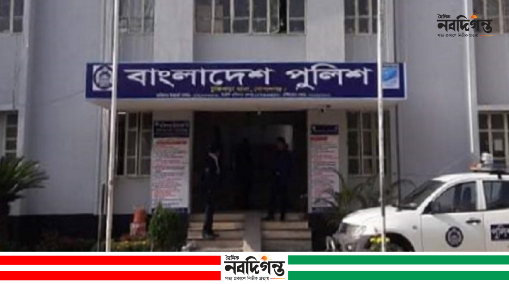 টুঙ্গিপাড়ায় ‘৩৬ জুলাই’ স্মারক তোরণে আগুন, ৭৫ জনের বিরুদ্ধে মামলা