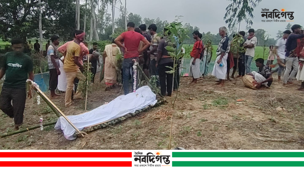 মহাদেবপুরে শ্মশান নিয়ে বিরোধ, সৎকারে বাধার অভিযোগে বিক্ষোভ