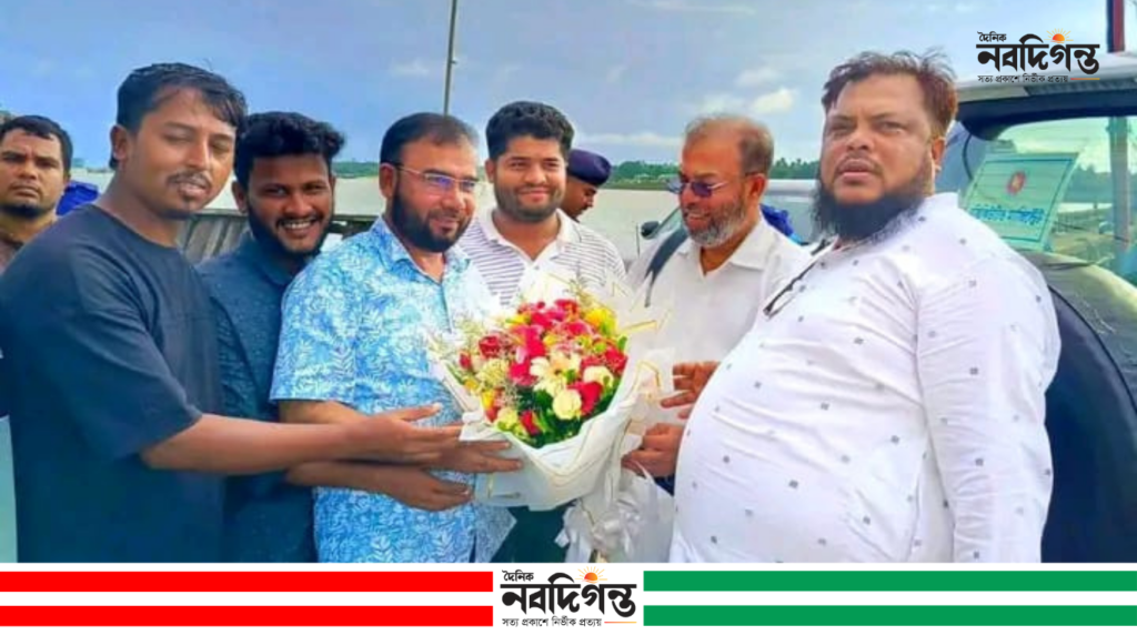 শাহপরীরদ্বীপে প্রতিমন্ত্রী শেখ ফরিদুল ইসলামকে বিএনপির ফুলেল শুভেচ্ছা