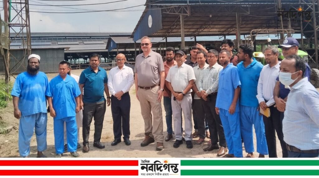 যুক্তরাষ্ট্র দূতাবাসের রাষ্ট্রদূত পরিদর্শন করেন গঙ্গাচড়ায় প্যারাগন গ্রুপের ডেইরি ফার্ম