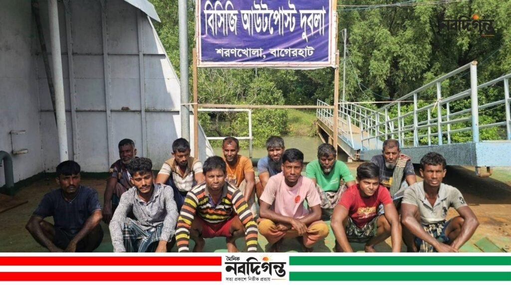 গভীর সমুদ্রে ইঞ্জিন বিকল, ১২ জেলেকে উদ্ধার করল কোস্ট গার্ড