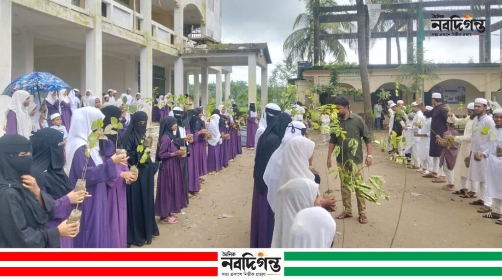 হ্নীলায় শিক্ষার্থীদের নিয়ে পরিবেশ রক্ষায় বৃক্ষরোপণ কর্মসূচি
