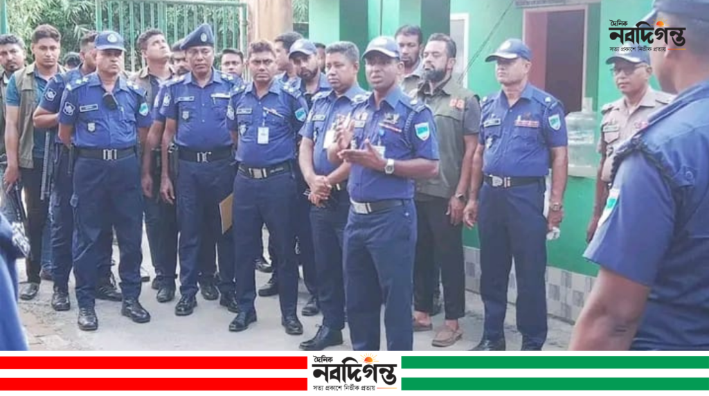 রূপসায় পুলিশের বিশেষ অভিযান, ১০ মোটরসাইকেল আটক ও গাঁজাসহ ২ জন গ্রেপ্তার