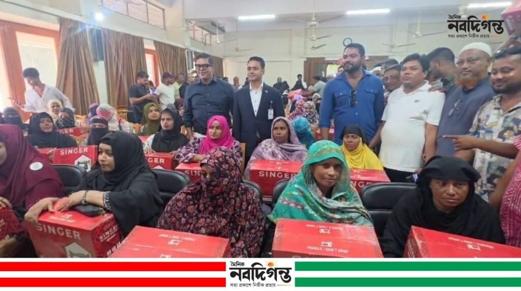 রূপগঞ্জে অসহায় নারীদের মাঝে ৭০টি সেলাই মেশিন ও নগদ অর্থ বিতরণ