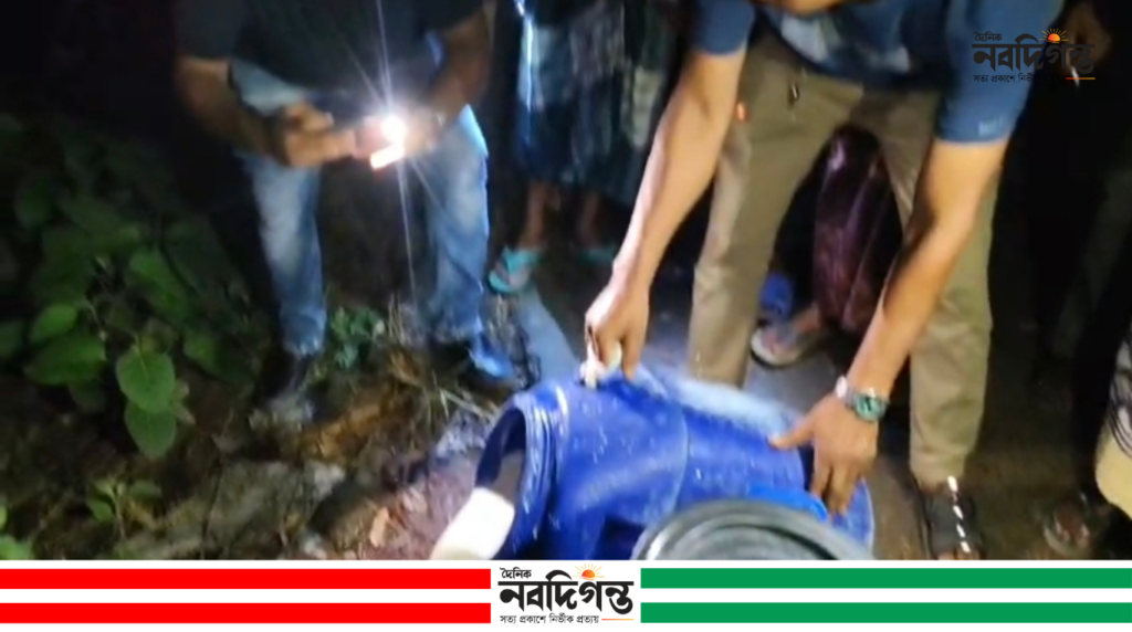 ভাঙ্গুড়ায় ‘সজীব দুধ’ প্রতিষ্ঠানে নকল দুধ তৈরির অভিযোগ, ম্যানেজার উধাও