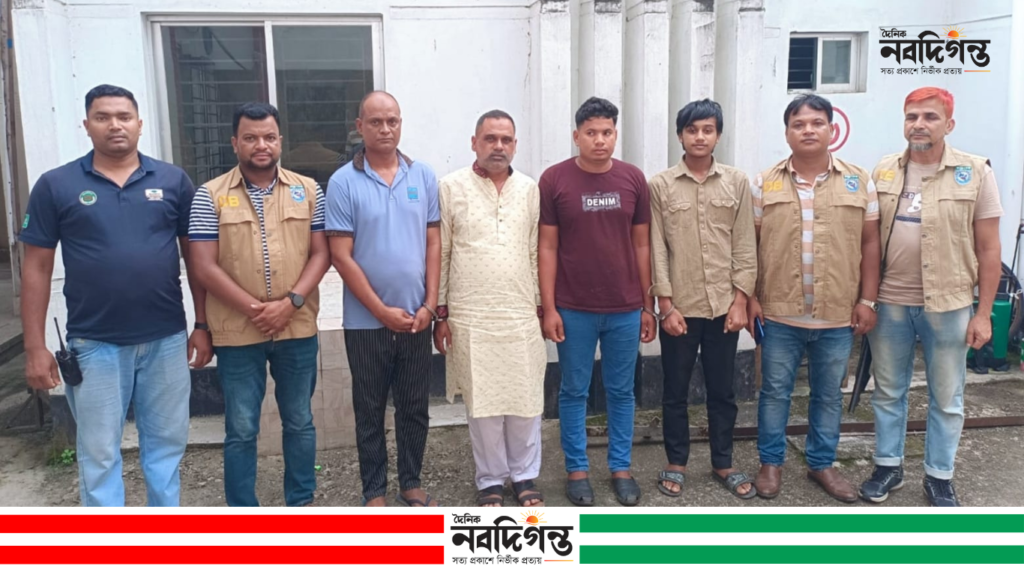 রংপুরে ডিবি'র অভিযানে এএসআই পদে ভুয়া পরীক্ষার্থী ও দালাল চক্রের চার সদস্য গ্রেপ্তার