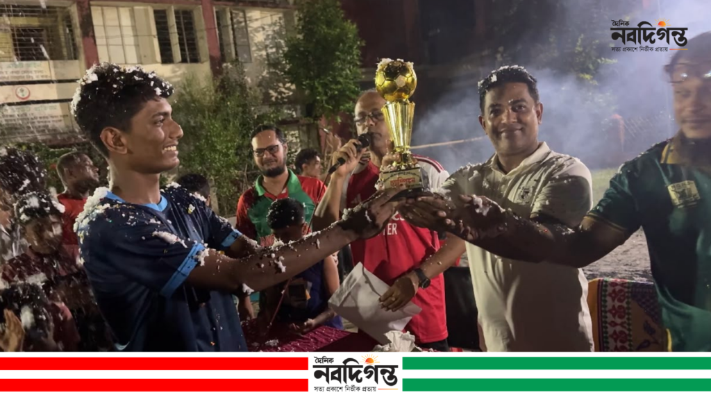নড়াইলে ৮ দলীয় খাসি কাপ ফুটবল টুর্নামেন্টে চ্যাম্পিয়ন মেঘনা একাদশ নড়াইলে ৮ দলীয় খাসি কাপ ফুটবল টুর্নামেন্টে চ্যাম্পিয়ন মেঘনা একাদশ