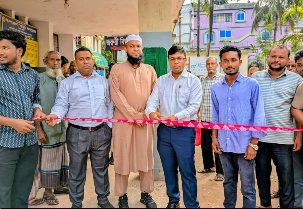 বগুড়া শেরপুরে অসহায় রোগীদের পাশে ‘ক্লিন শেরপুর’ হাসপাতালে স্থাপন করা হলো ‘মানবতার দানবাক্স’ শেরপুর হাসপাতালে অসহায় রোগীদের পাশে ‘ক্লিন শেরপুর’, স্থাপন করা হলো মানবতার দানবাক্স