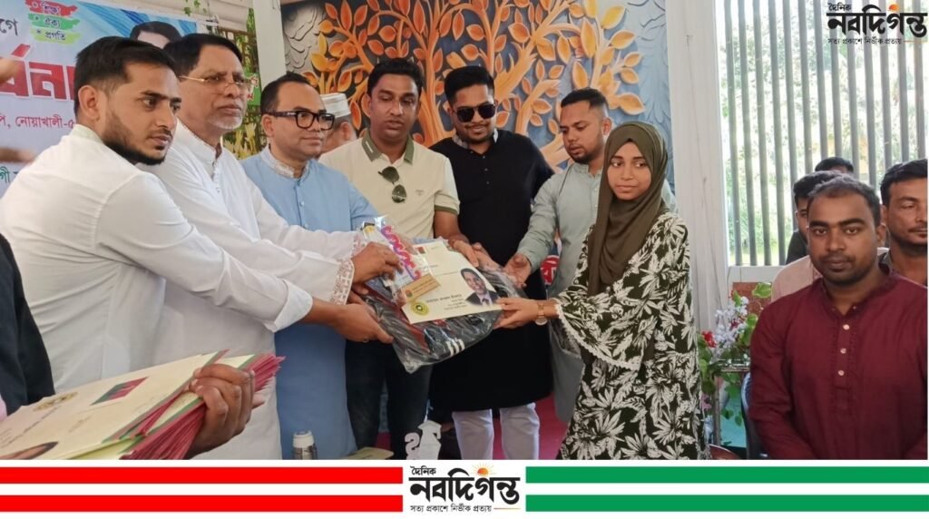 নোয়াখালীর কবিরহাটে মাধ্যমিক পরীক্ষায় জিপিএ-৫ প্রাপ্ত ৫৫ শিক্ষার্থীকে ছাত্রদলের সংবর্ধনা