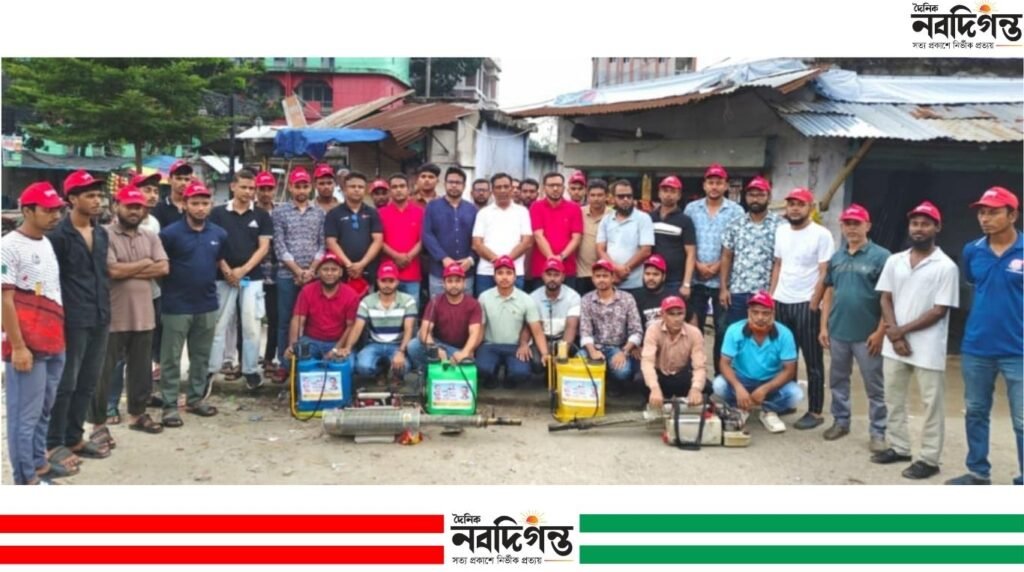 খুলনায় ডেঙ্গু প্রতিরোধে মহানগর যুবদলের মশা নিধন কর্মসূচি