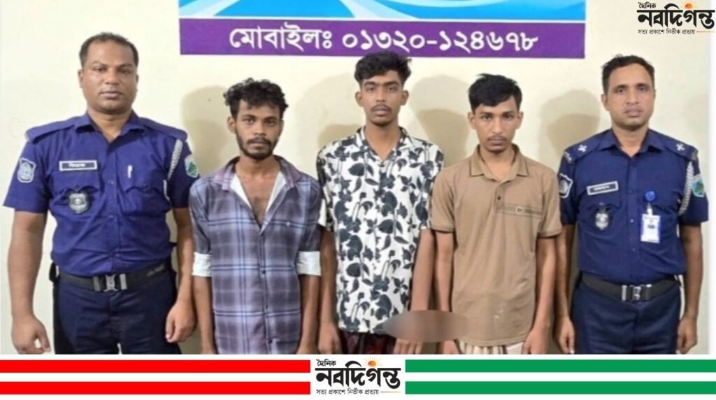 নাটোরে নারী কণ্ঠে ফাঁদে ফেলে প্রবাসীদের সাথে প্রতারণা- ২ টি মোবাইল জব্দ গ্রেপ্তার ৩
