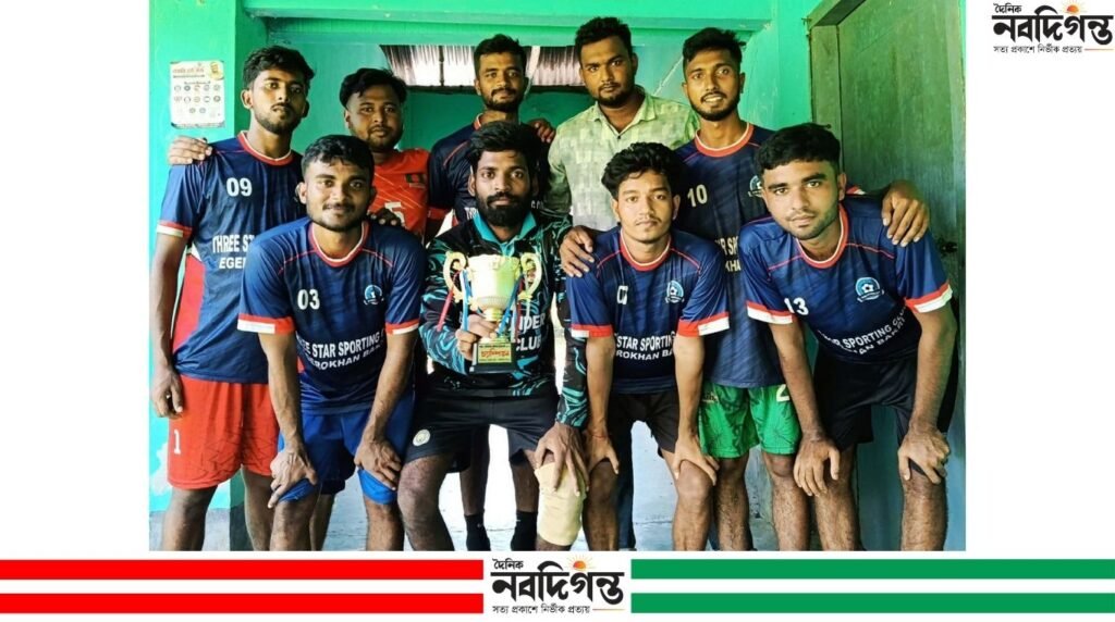 আন্তঃসেমিস্টার ফুটবল টুর্নামেন্টে চ্যাম্পিয়ন চতুর্থ সেমিস্টার আন্তঃসেমিস্টার ফুটবল টুর্নামেন্টে চ্যাম্পিয়ন চতুর্থ সেমিস্টার