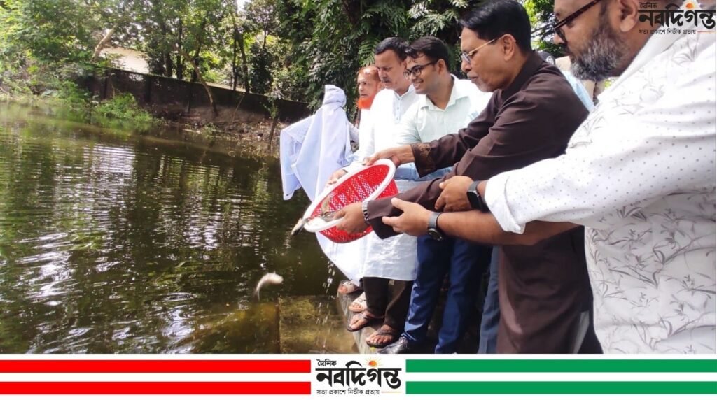 কোম্পানীগঞ্জে দেশীয় মাছের উৎপাদন বাড়াতে পোনা অবমুক্ত
