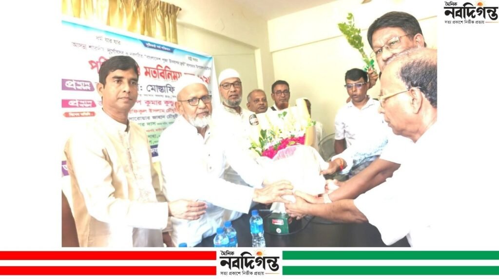 সাপাহারে শারদীয় দুর্গাপূজার প্রস্তুতি ও পূজা উদযাপন ফ্রন্টের নবগঠিত কমিটির পরিচিতি সভা