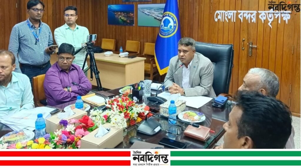 নাব্যতা সংকট নিরসন হলে মোংলা বন্দরে গার্মেন্টস পণ্য আমদানি-রপ্তানি বাড়বে: চেয়ারম্যান